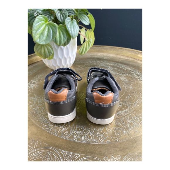 Smart Fit Faux Leather Sneakers Sz 7 Brown Non-Marking Soles - Picture 3 of 11